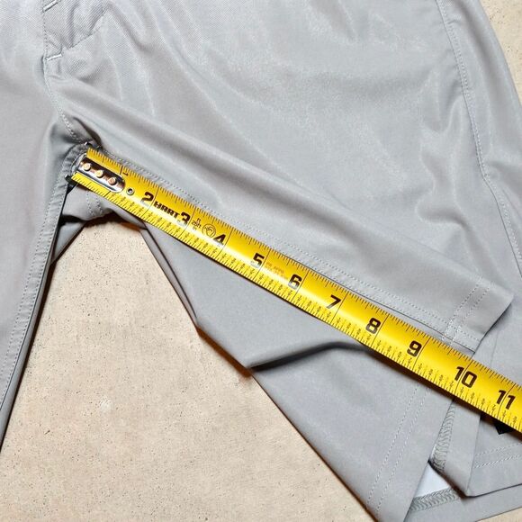 Oakley Performance Shorts Size 34 Golf Moisture Wicking Comfort Grey Ombre - Picture 7 of 7